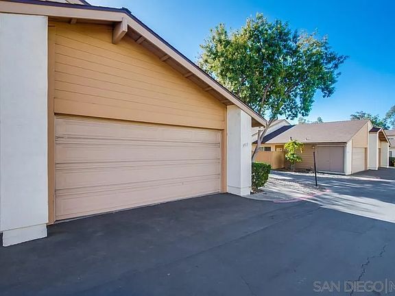 4th image of 9911 Aviary Dr