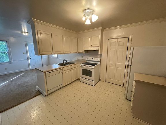 5th image of 602 S Washington St APT 5