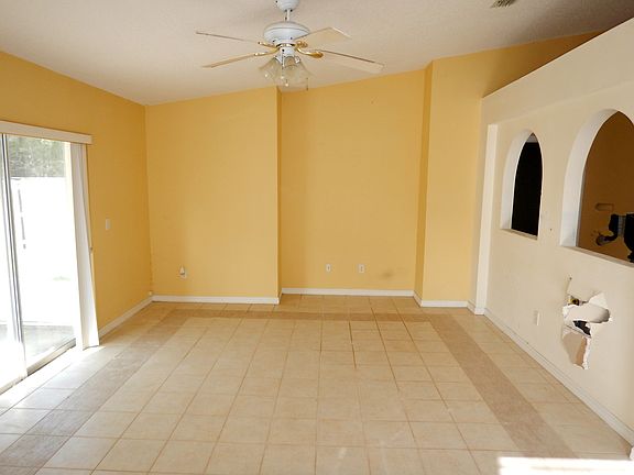 2nd image of 25112 Hyde Park Blvd