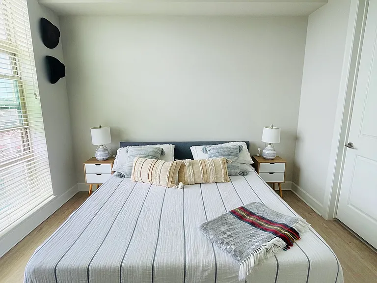 1321 Montrose Blvd #601 — Photo 15