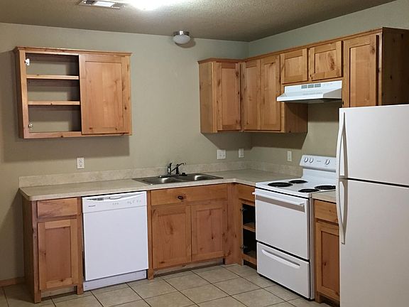 5th image of 3504 Hollis Dr #B
