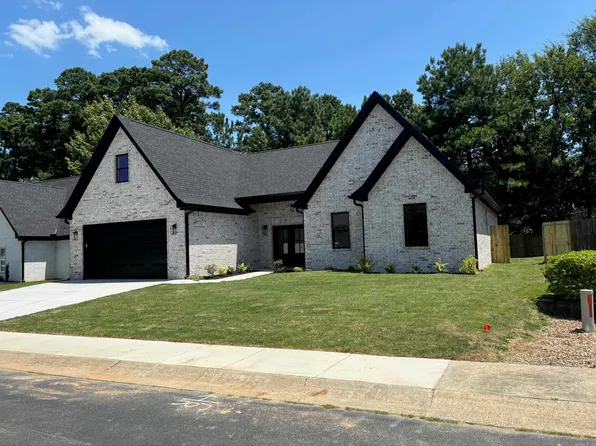 126 Saint Martinique Way, Hot Springs, AR 71913
