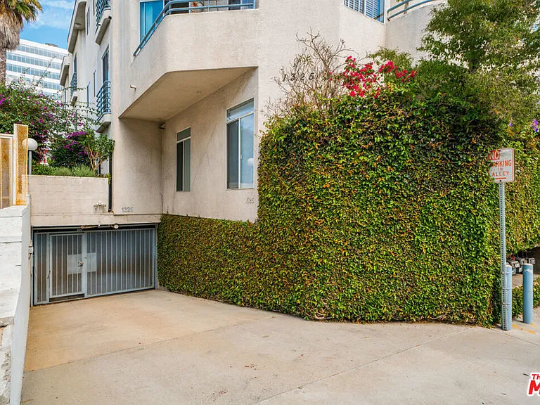 1325 Arizona Ave #201 — Photo 54