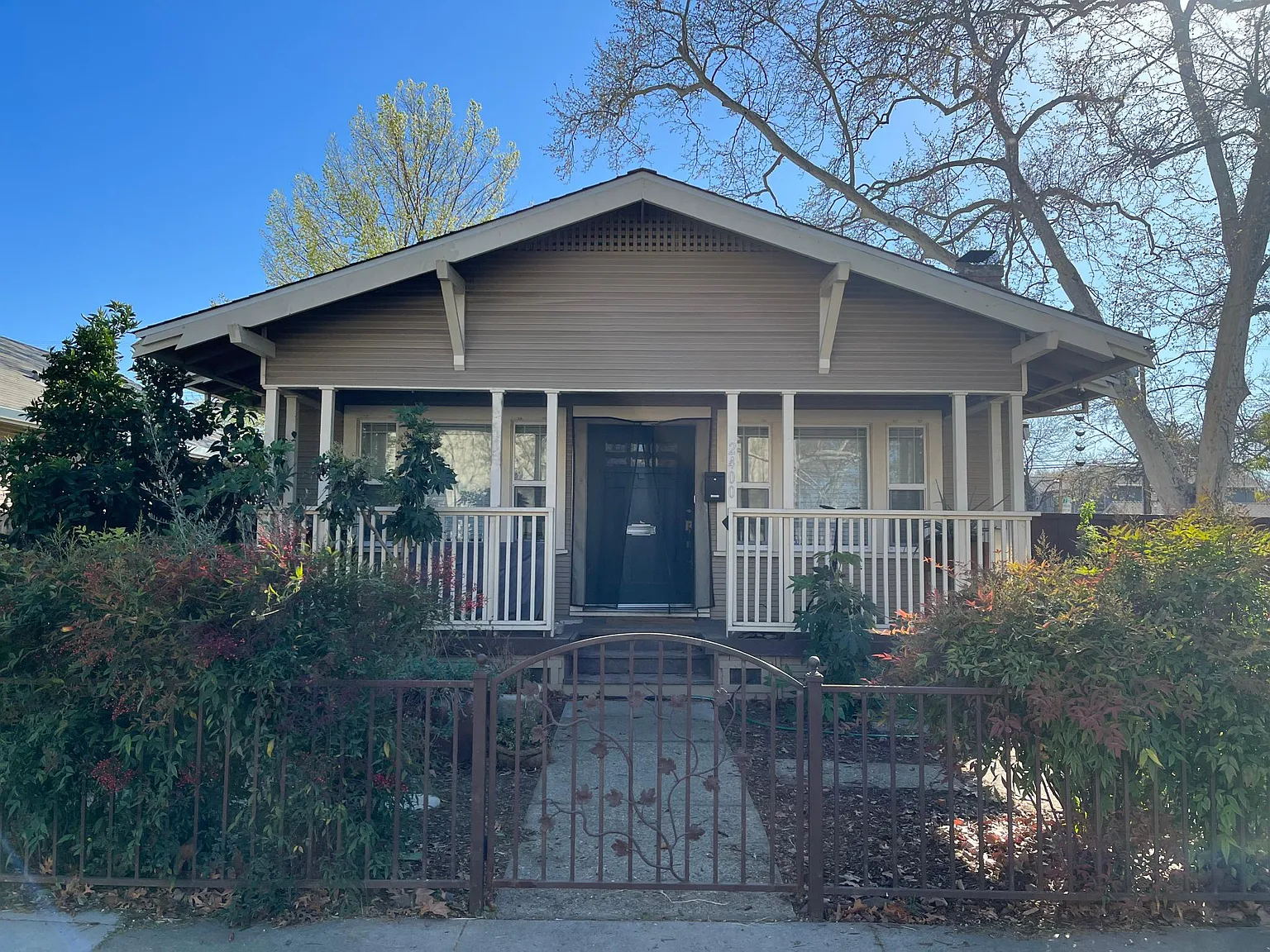 2400 S St — Photo 1