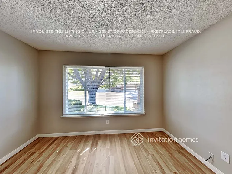 2826 Roxanne Ct — Photo 3
