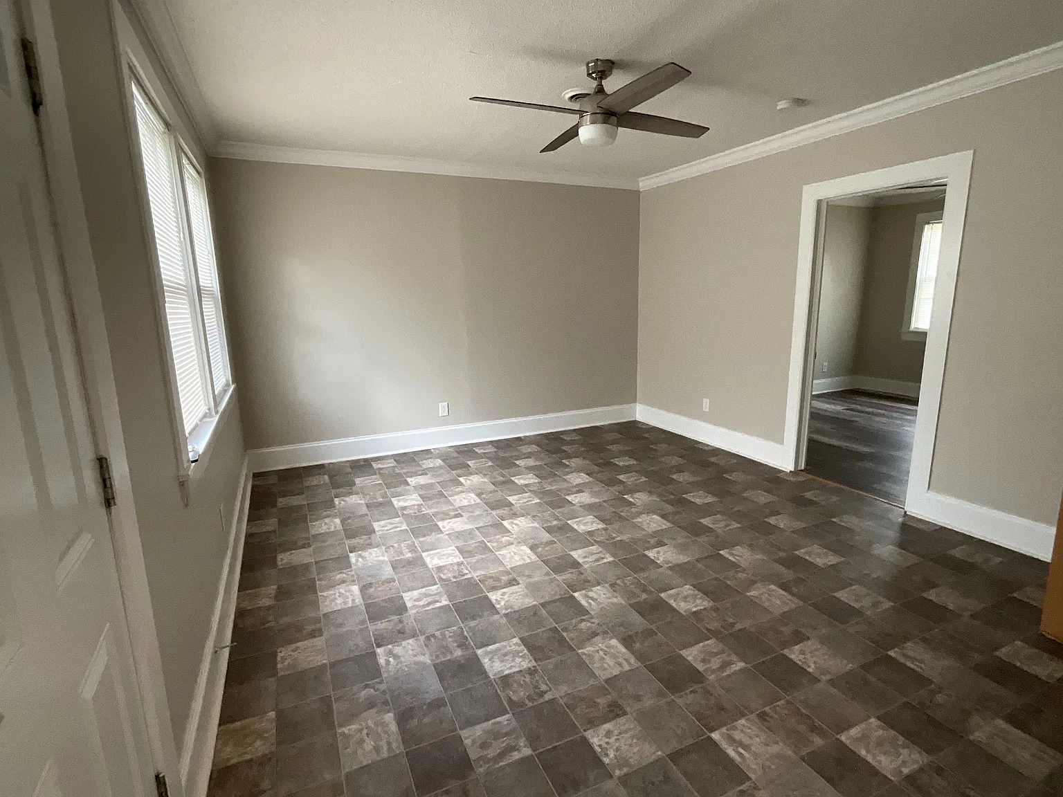 Hampton Apartments — Photo 2