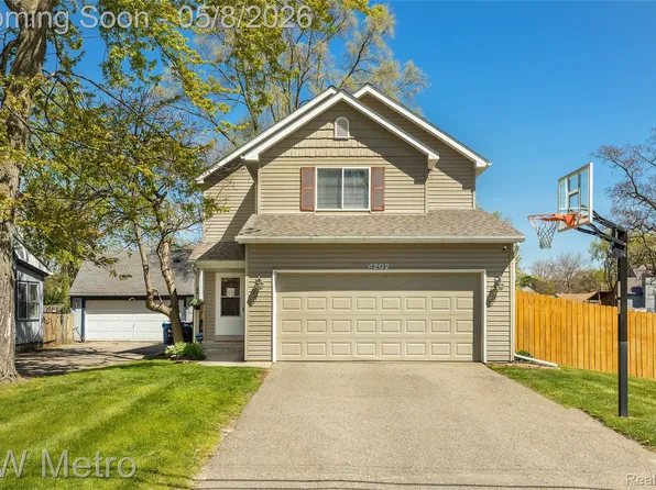 4202 Seeden St, Waterford, MI 48329