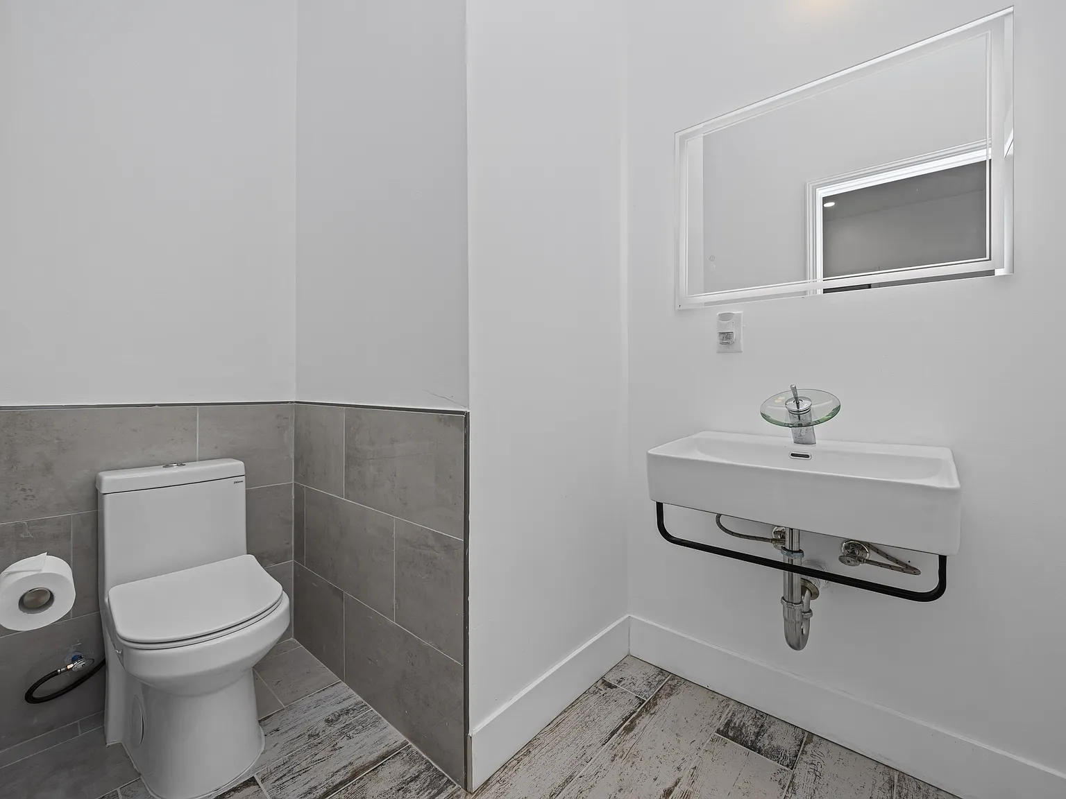 520 Smith Street - 1 — Photo 3