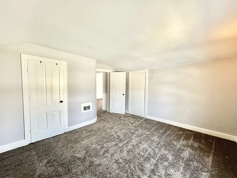 327 Center Ave #2 — Photo 6