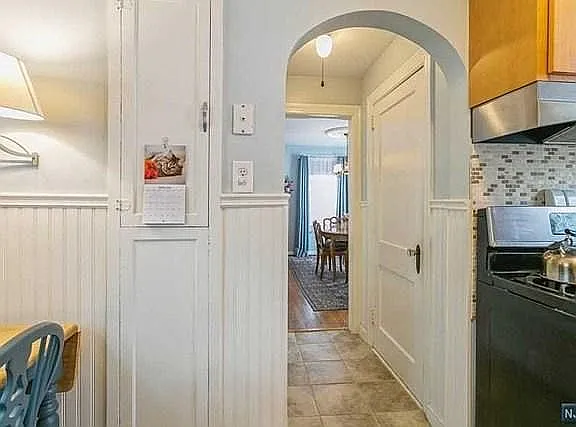 hall from kitchen to dining