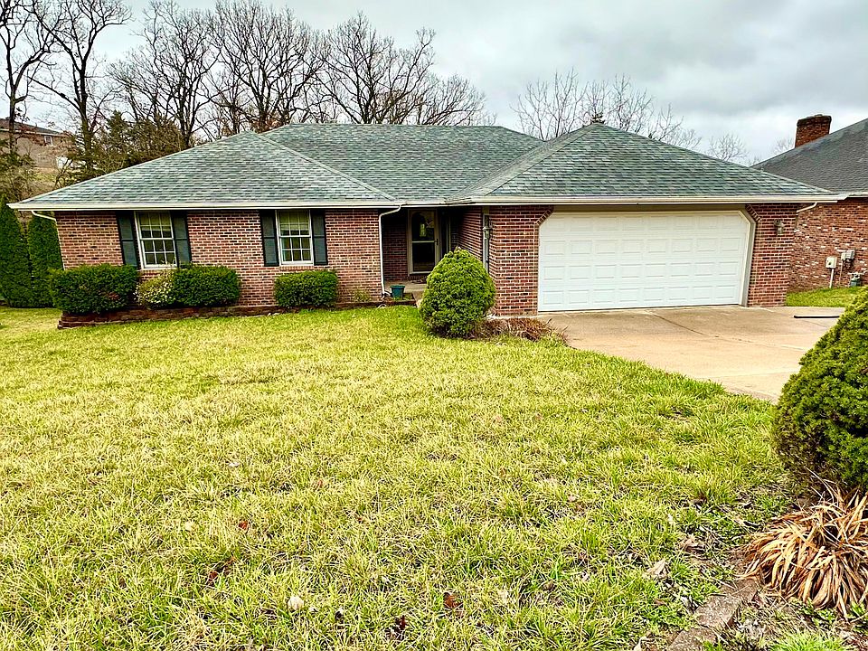 1st image of 2403 Courtyard Dr
