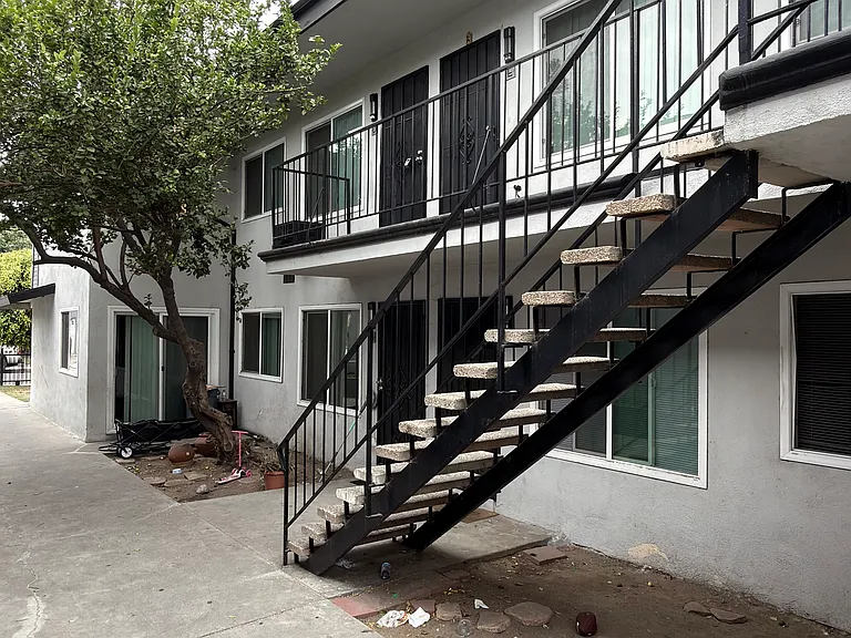 6136 Woodlawn Ave #F — Photo 18