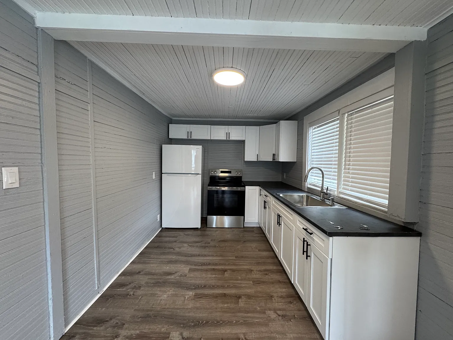 3 bed, 950 sqft, $1,400 — Photo 4