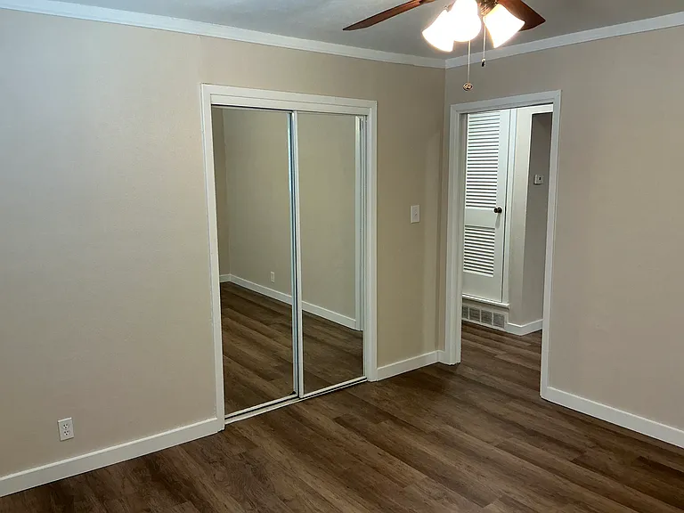 5909 Whitman Ave — Photo 12