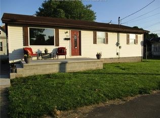 720 Sycamore St, Ravenswood, WV 26164