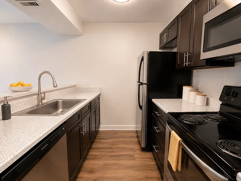 Camelot East Apartments — Photo 6