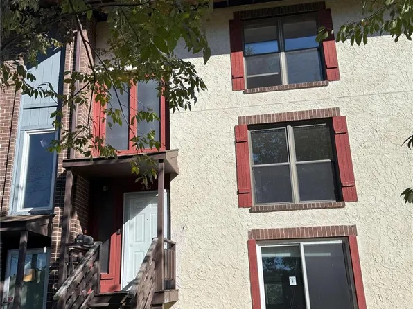 342 Carmel Woods Dr, Ballwin, MO 63021