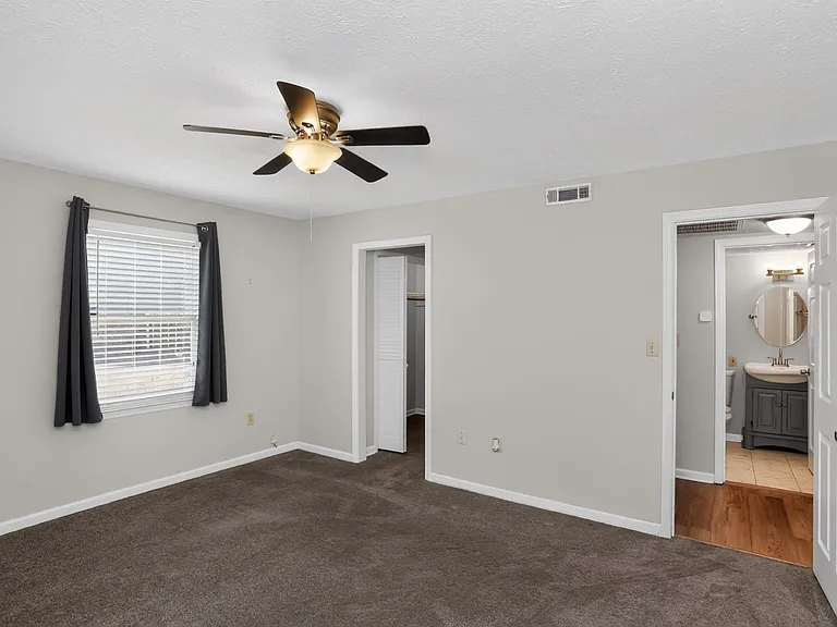 104 Montclair Dr — Photo 25