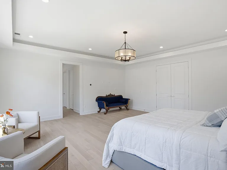 1513 Oakview Dr — Photo 55