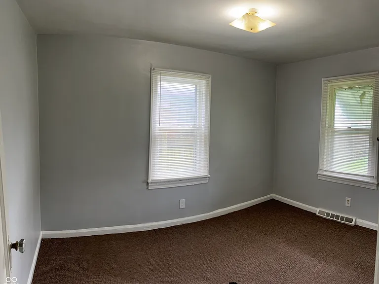 1306 N Chester Ave — Photo 7