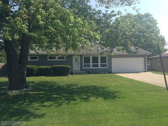 3rd image of 1042 Willow Dr