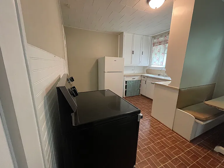 125 Masonic Dr — Photo 2