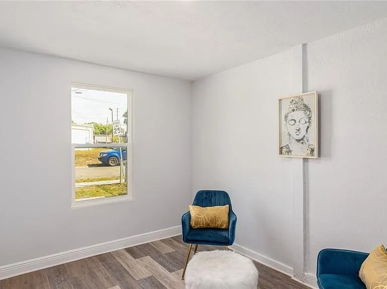 Carolyn Ave — Photo 15