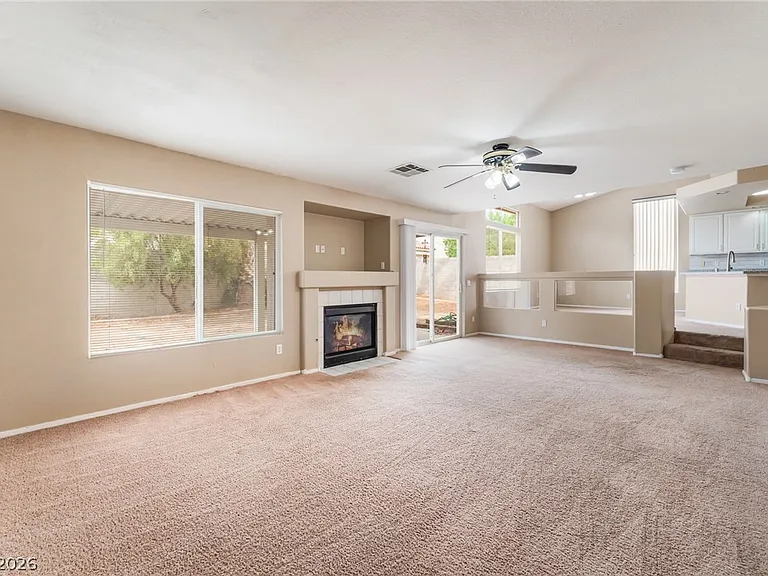 8725 Autumn Valley Ave — Photo 12