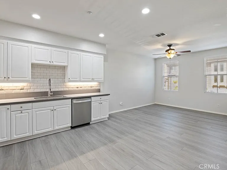 297 Tustin Field Dr — Photo 14