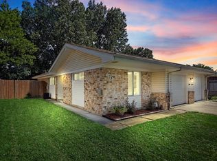 108 Beverly Ct, Streamwood, IL 60107