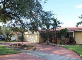 15401 Turnbull Dr, Miami Lakes, FL 33014