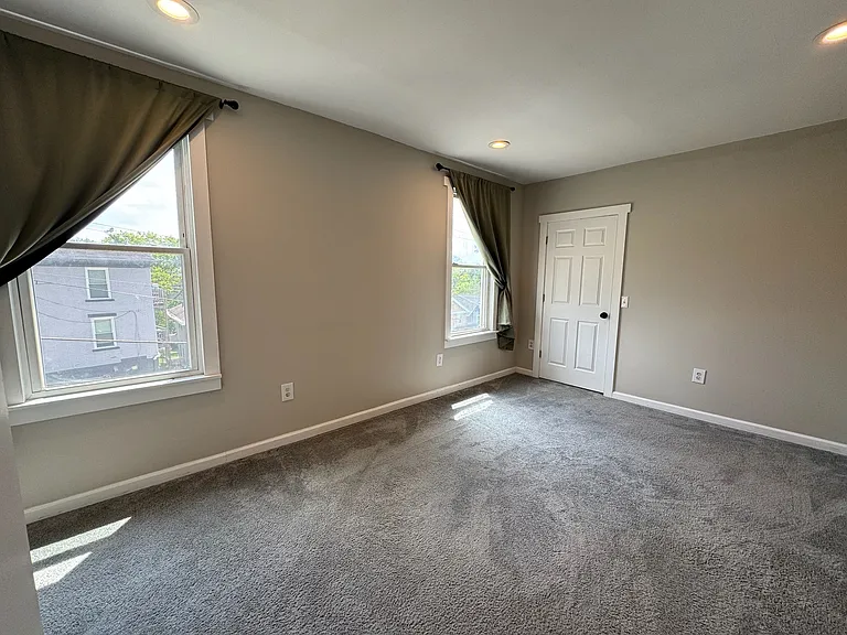 5029 Norwood Ave — Photo 33