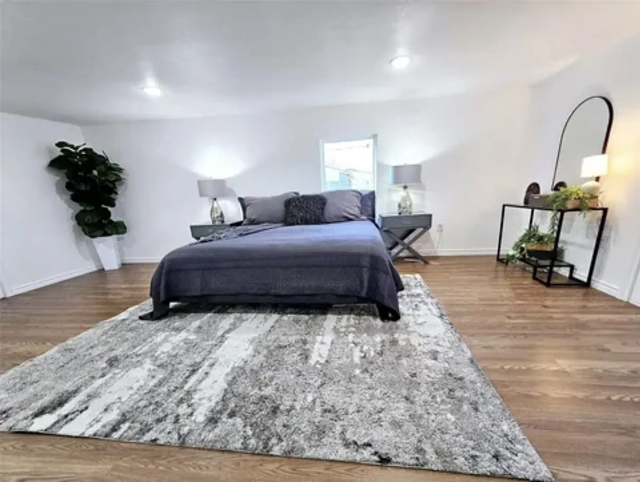 4 bed, 1900 sqft, $2,100 — Photo 3