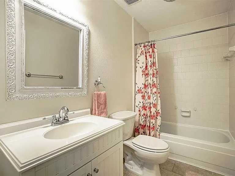 3515 Meadowcrest Ln — Photo 13
