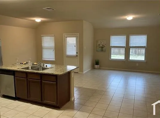 2760 Tanner St — Photo 8
