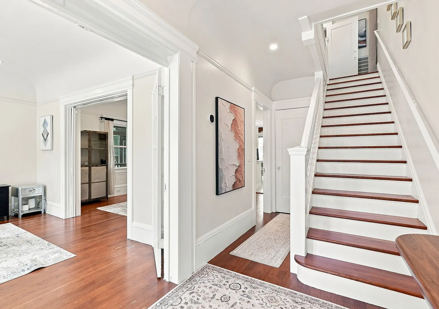 Restored Lake Merritt Victorian Retreat — Photo 4