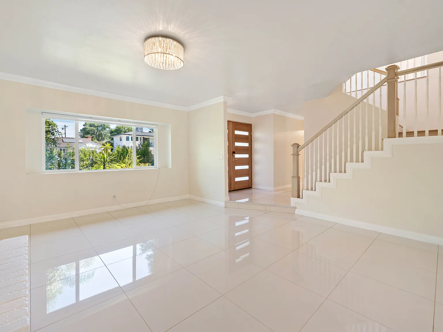 5 bed, 3168 sqft, $6,500 — Photo 3