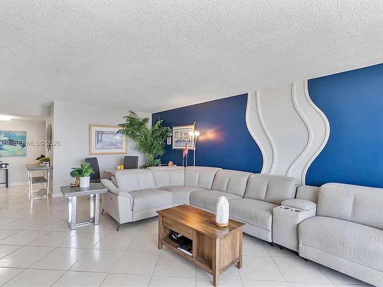 18031 Biscayne Blvd #1401 — Photo 5