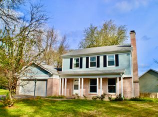 61 Foxcroft Rd, Naperville, IL 60565