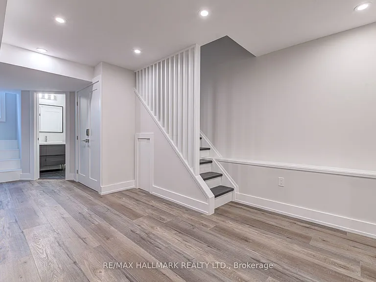 924 Broadview Ave #B — Photo 2