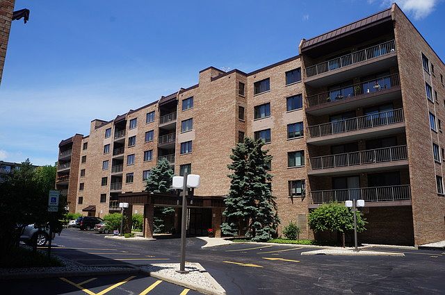 1st image of 901 Center St Unit 103