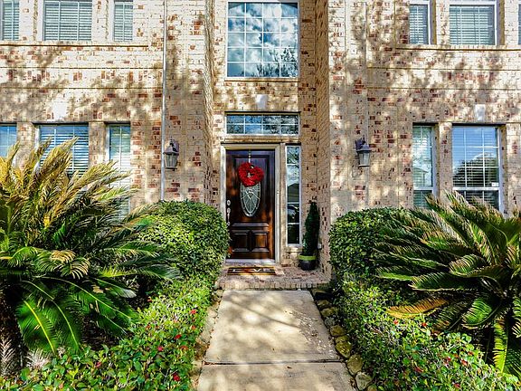 4th image of 5715 Solano Pointe Ct
