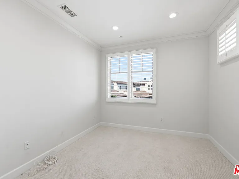 13079 Bluff Creek Dr — Photo 25