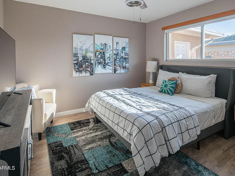 6110 E Edgemont Ave — Photo 93