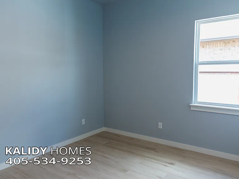 905 S Howard Ave — Photo 20