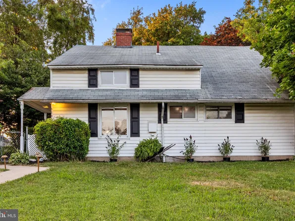9504 Convent Ave, Philadelphia, PA 19114