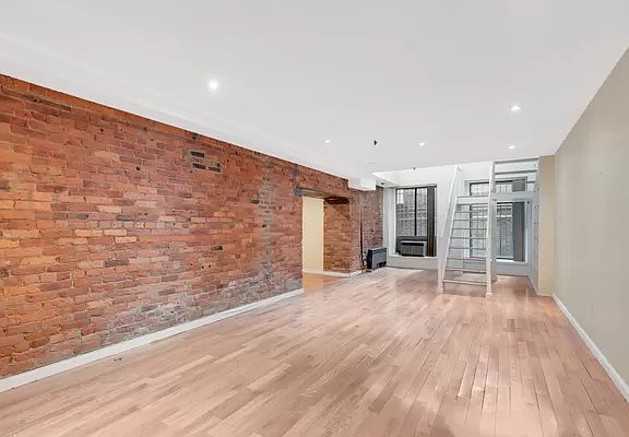 2nd image of 303 Mercer St APT A102