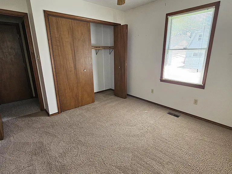 711 N Hemlock St — Photo 20