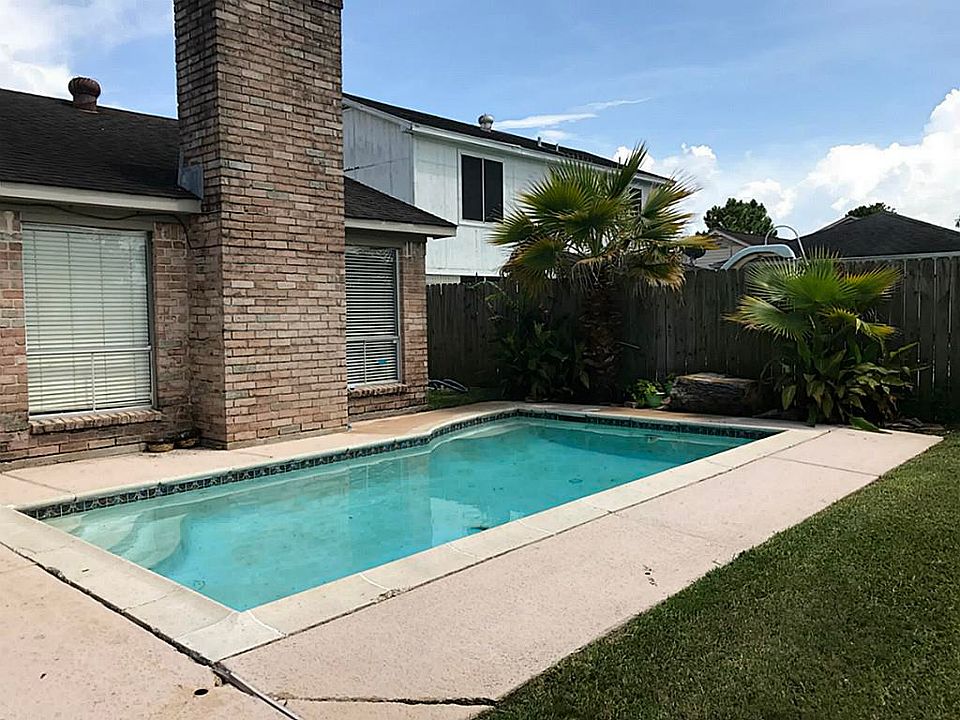 1st image of 2318 Meadow Green Dr