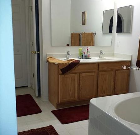 4th image of 532 Gaspar Ave